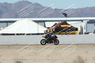 media/Oct-05-2025-CVMA (Sun) [[beeef4f201]]/Race 10-Formula Lightweight Twins Shootout/